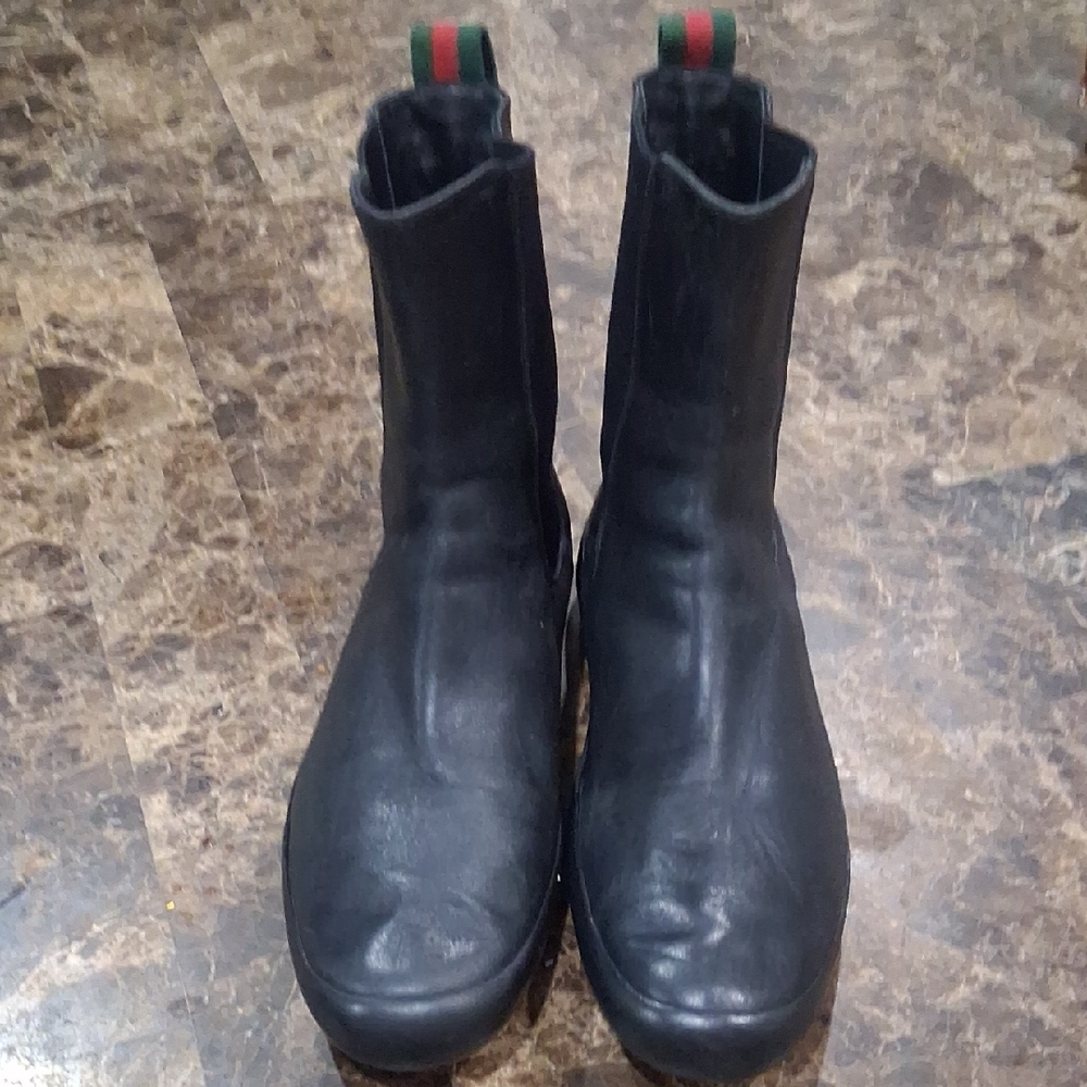 GUCCI Black Leather Boots with Red and Green Accents